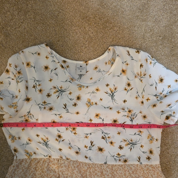 Paper Crane Floral Ruffle Hem Blouse Sz Med. - Picture 4 of 6